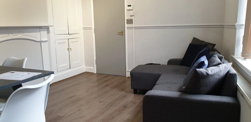 8 Rosemary Lane, LN2 5AT - 2 BED - Thumbnail 5